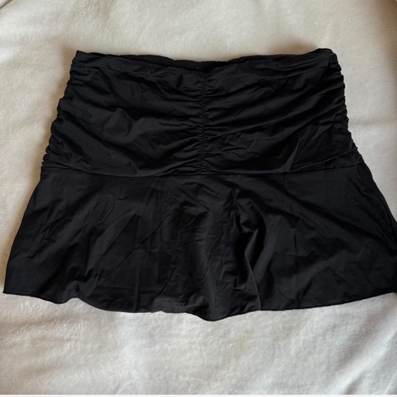 Edikted black ruched mini skirt - Picture 5 of 5